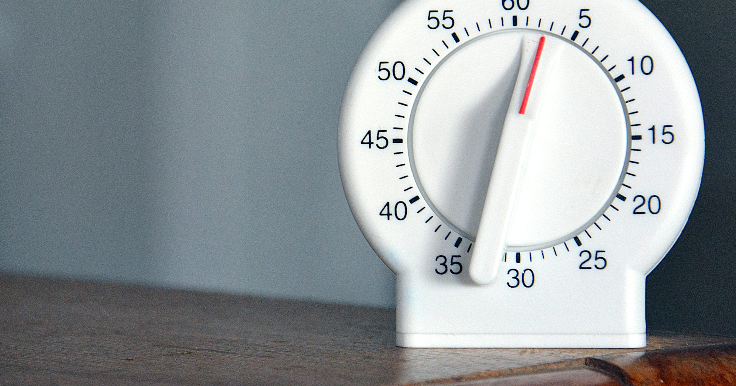 Options Expiration Explained: Settlement, Auto-Exercise, Assignment, Pin Risk & Early Exercise